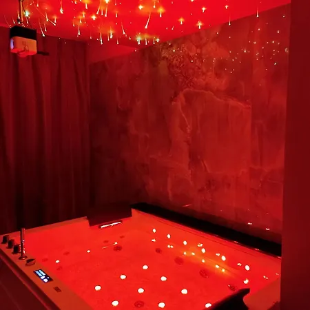 Diamond Apartment *