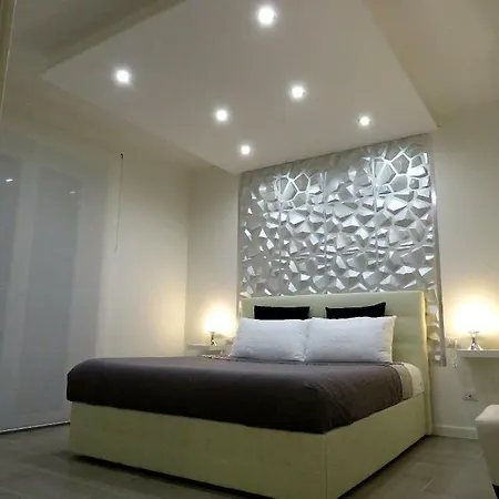 Diamond Apartment *